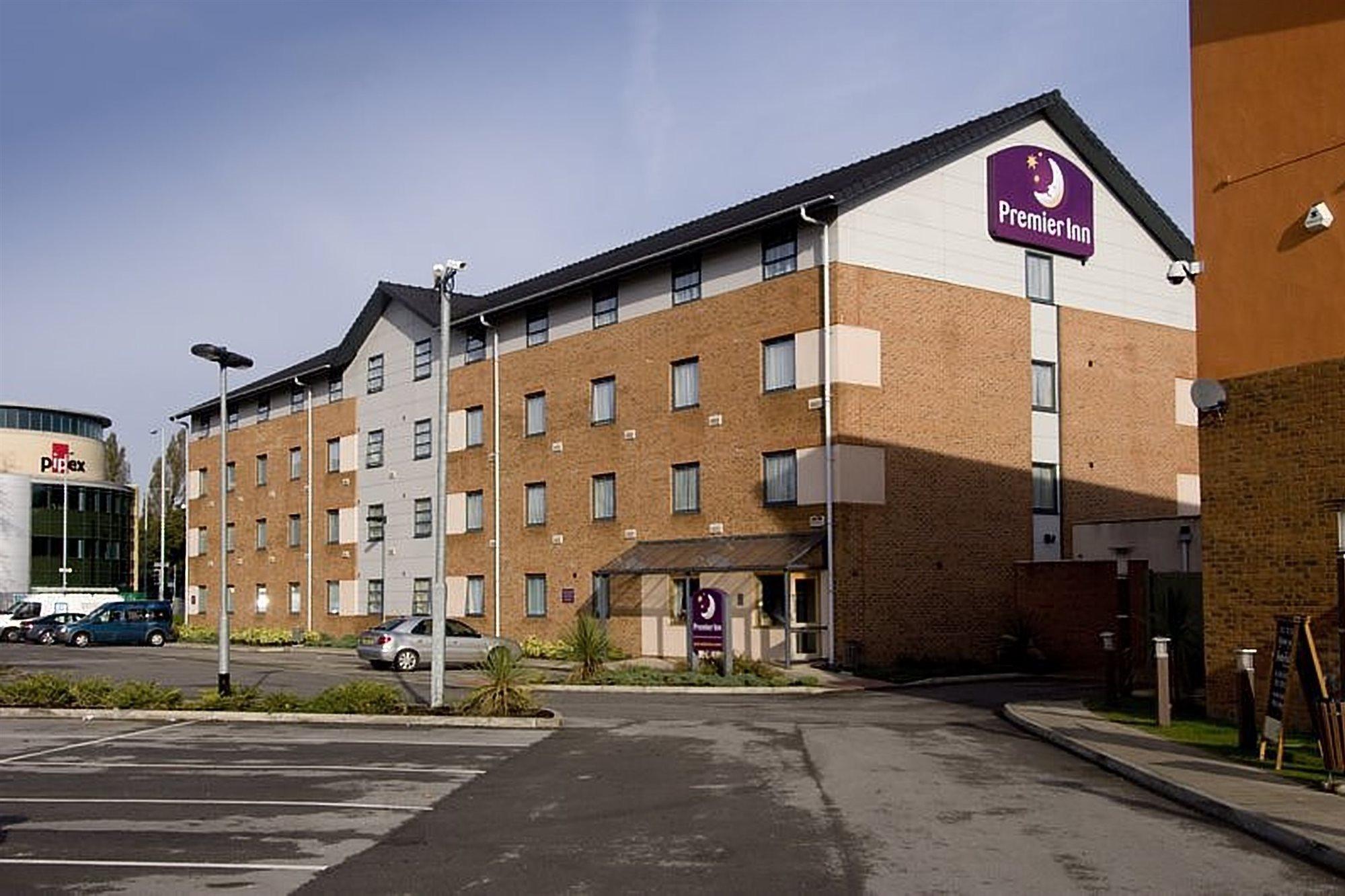 Premier Inn Manchester West Didsbury Exterior photo