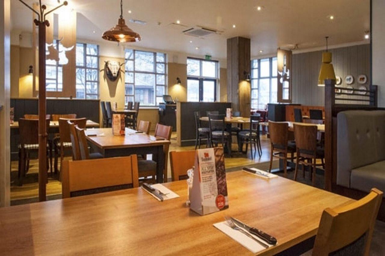 Premier Inn Manchester West Didsbury Exterior photo