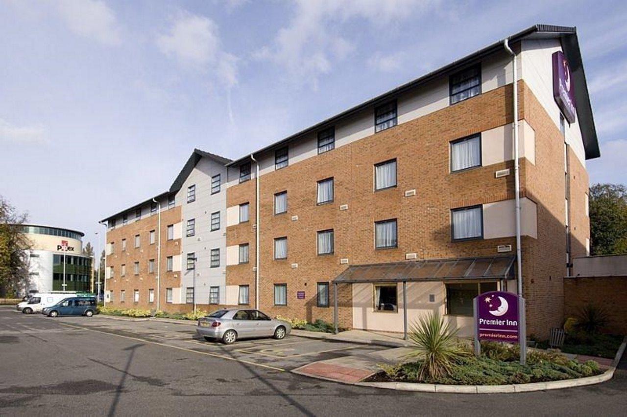 Premier Inn Manchester West Didsbury Exterior photo